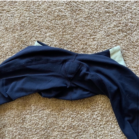 Lululemon Embody crop - Picture 5 of 5